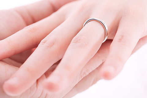 婚約指輪、結婚指輪選びとご試着が可能です。